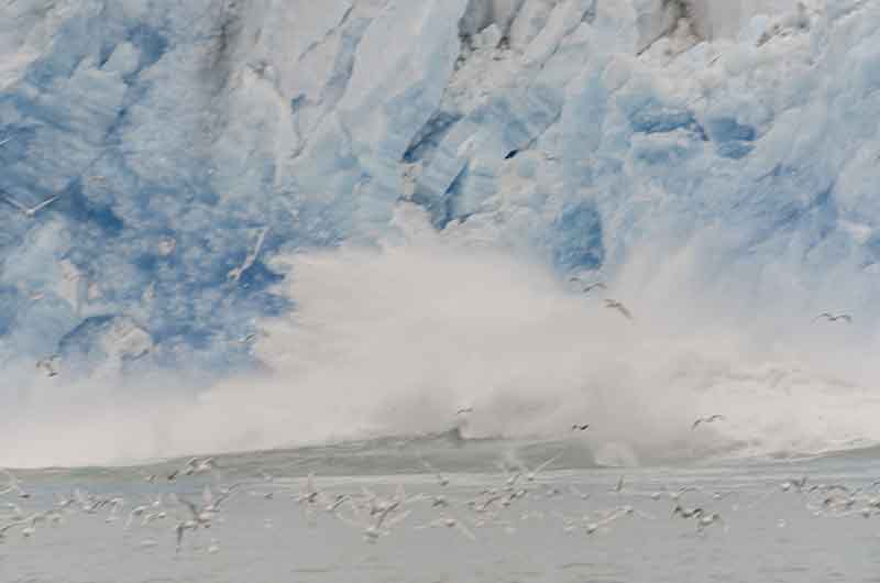 75 - Groenlandia - fiordo Tunulliarfik - glaciar Qaleraliq - desprendimiento